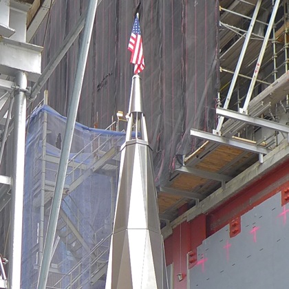 1WTC flag tippy top spire
