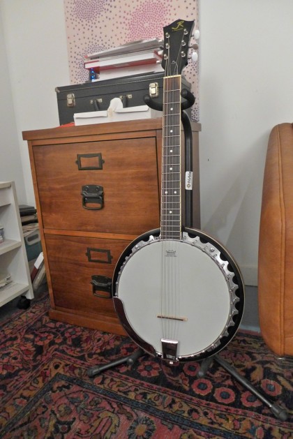 Frisbie banjo