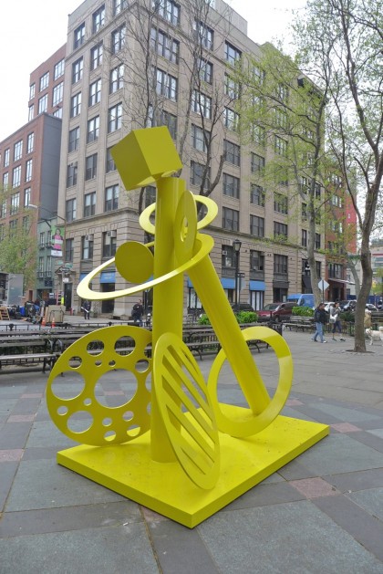 Tribeca Park Mellow Yellow sculpture