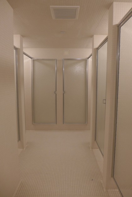 Asphalt Green lower level locker room showers