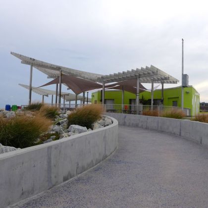 Rockaways beach station