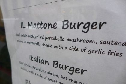 Il Mattone burger sign at Tre Sorelle