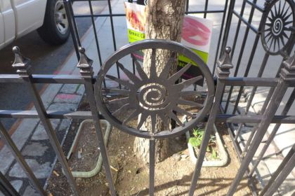 where in tribeca wrought iron flower 91814