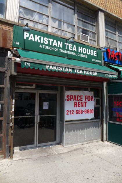 Pakistan Tea House with for rent sign