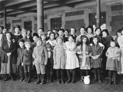 Ellis Island children via US History Scene