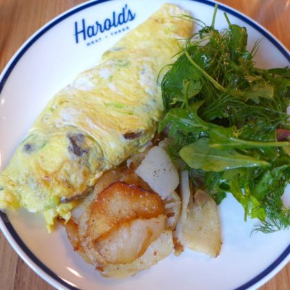 harolds-meat-and-three-omelette