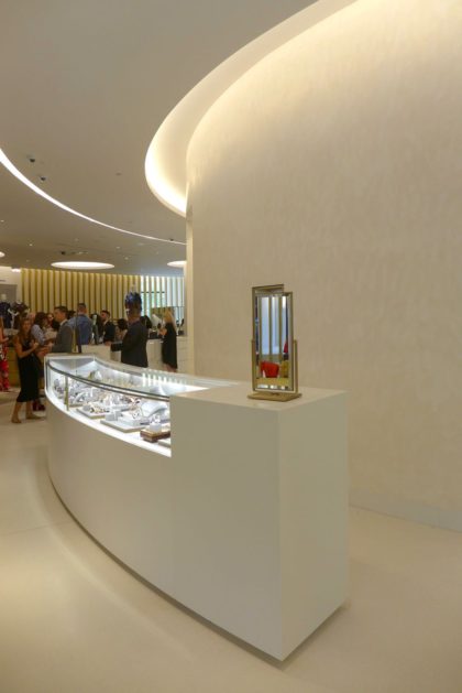 saks-fifth-avenue-at-brookfield-place-jewelry
