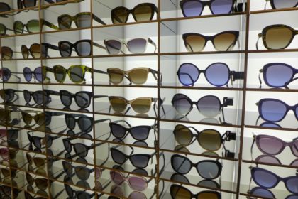 saks-fifth-avenue-at-brookfield-place-sunglasses