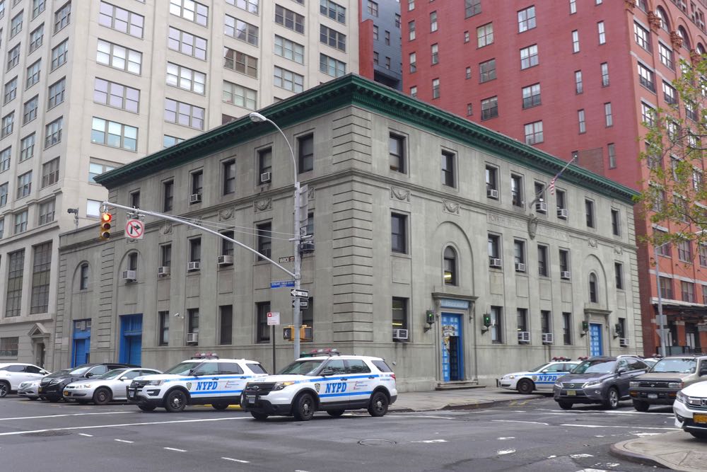 Personajes no jugables NYPD-1st-Precinct