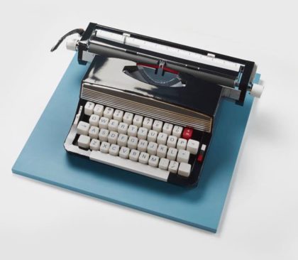 Paper typewriter by Makiko Azakami