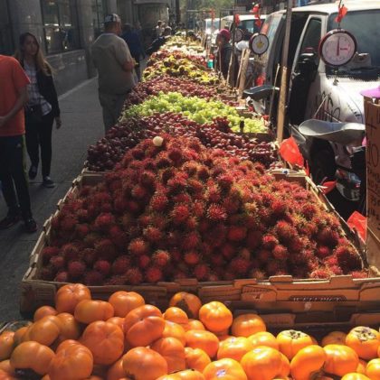 mulberry-street-fruit-vendors