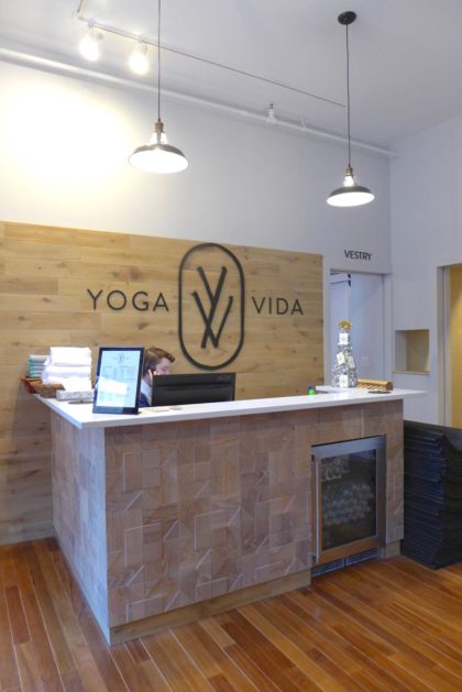 yoga-vida-tribeca-desk