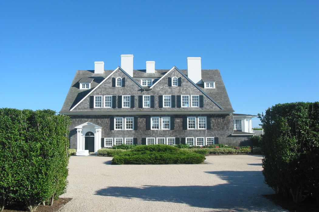Tribeca Citizen Hamptons Peeping Two iconic homes on Southampton’s